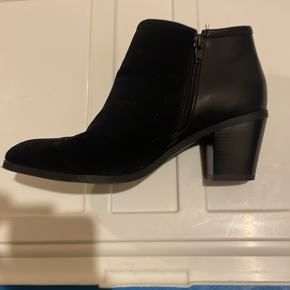 Black Leather/Suede Ankle Boots - Picture 3 of 10